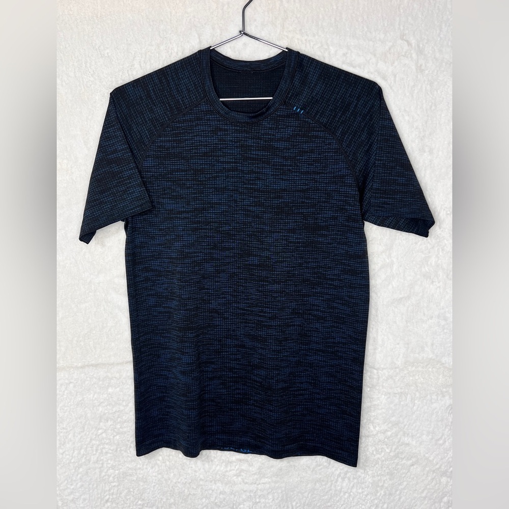lululemon athletica Men's Short Sleeve Tee - Black and Blue